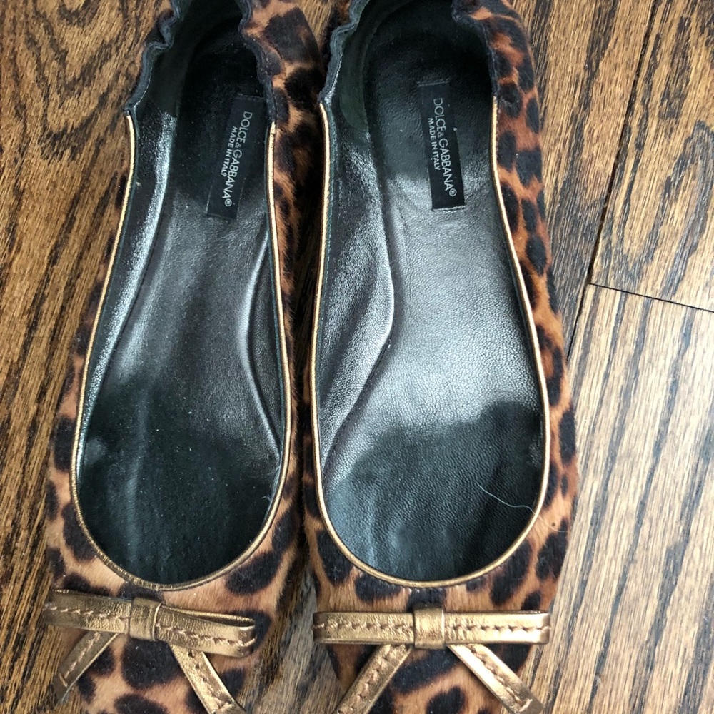 Dolce and Gabbana flats